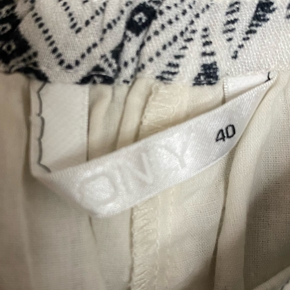 White and black flowy shorts - Picture 3 of 4